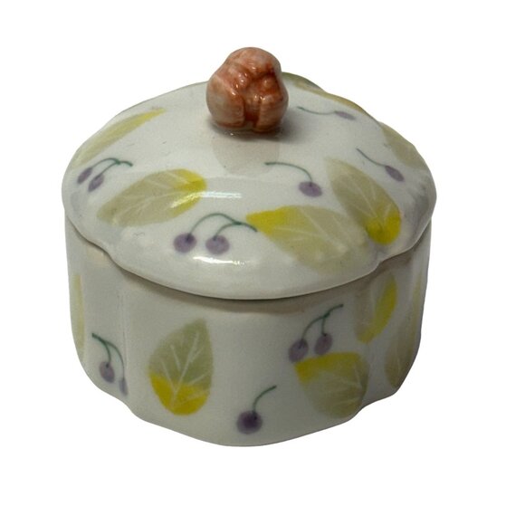 Andrea by Sadek Oval Porcelain Trinket Box Pink Tulip Green Leaves 2.75 inches - Picture 7 of 9